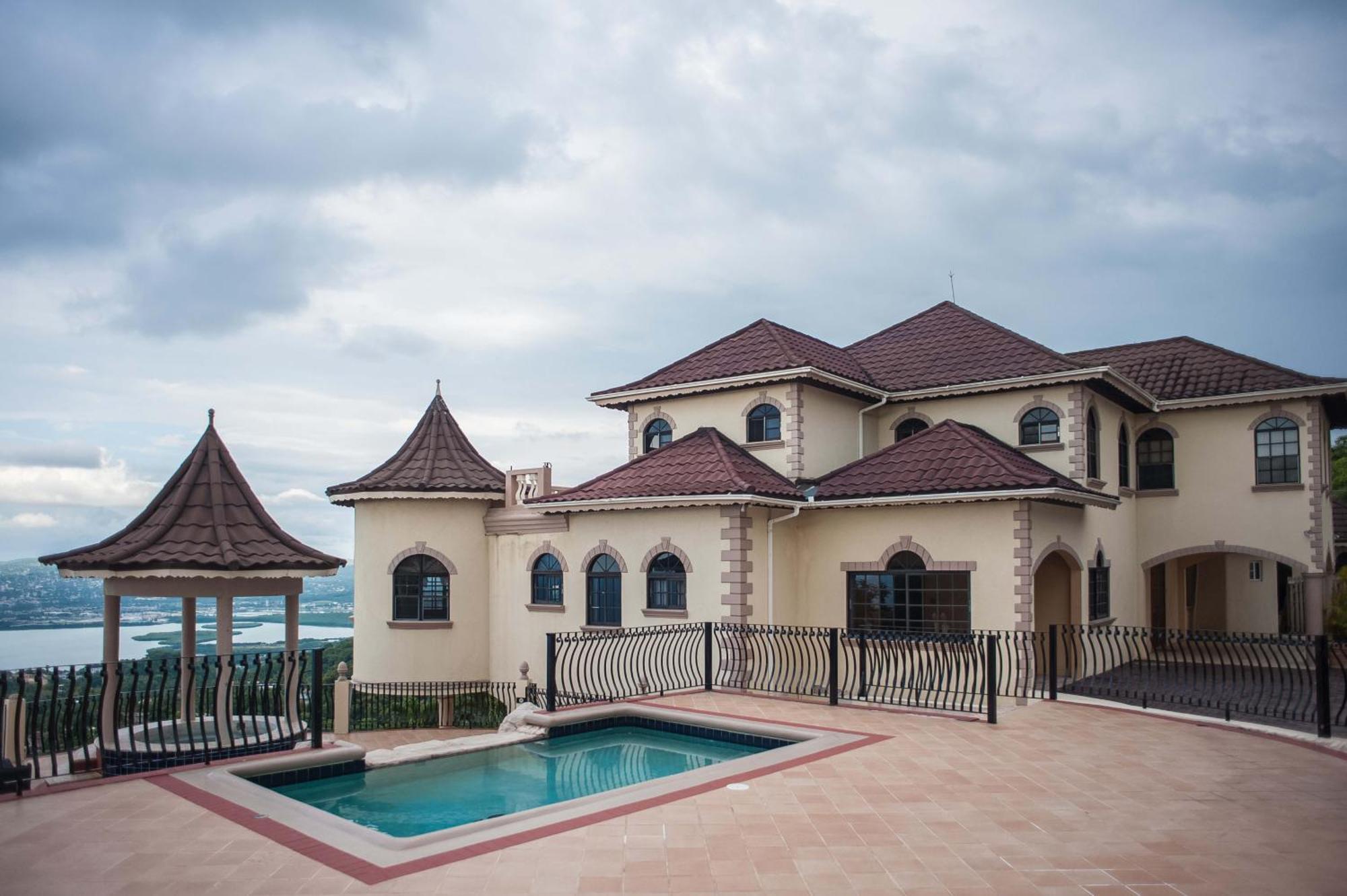 Clarridge View Guesthouse Montego Bay Exterior foto