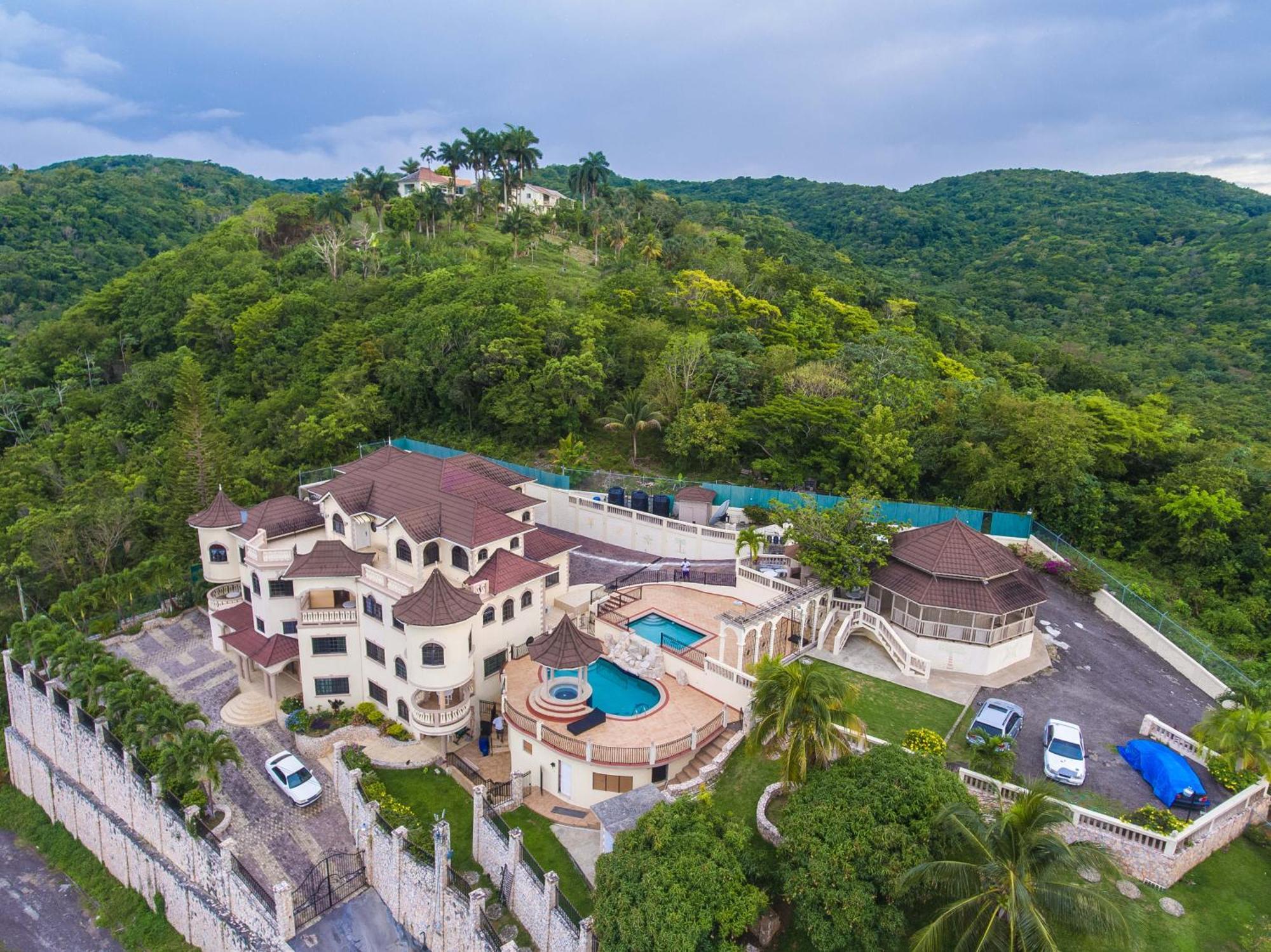 Clarridge View Guesthouse Montego Bay Exterior foto